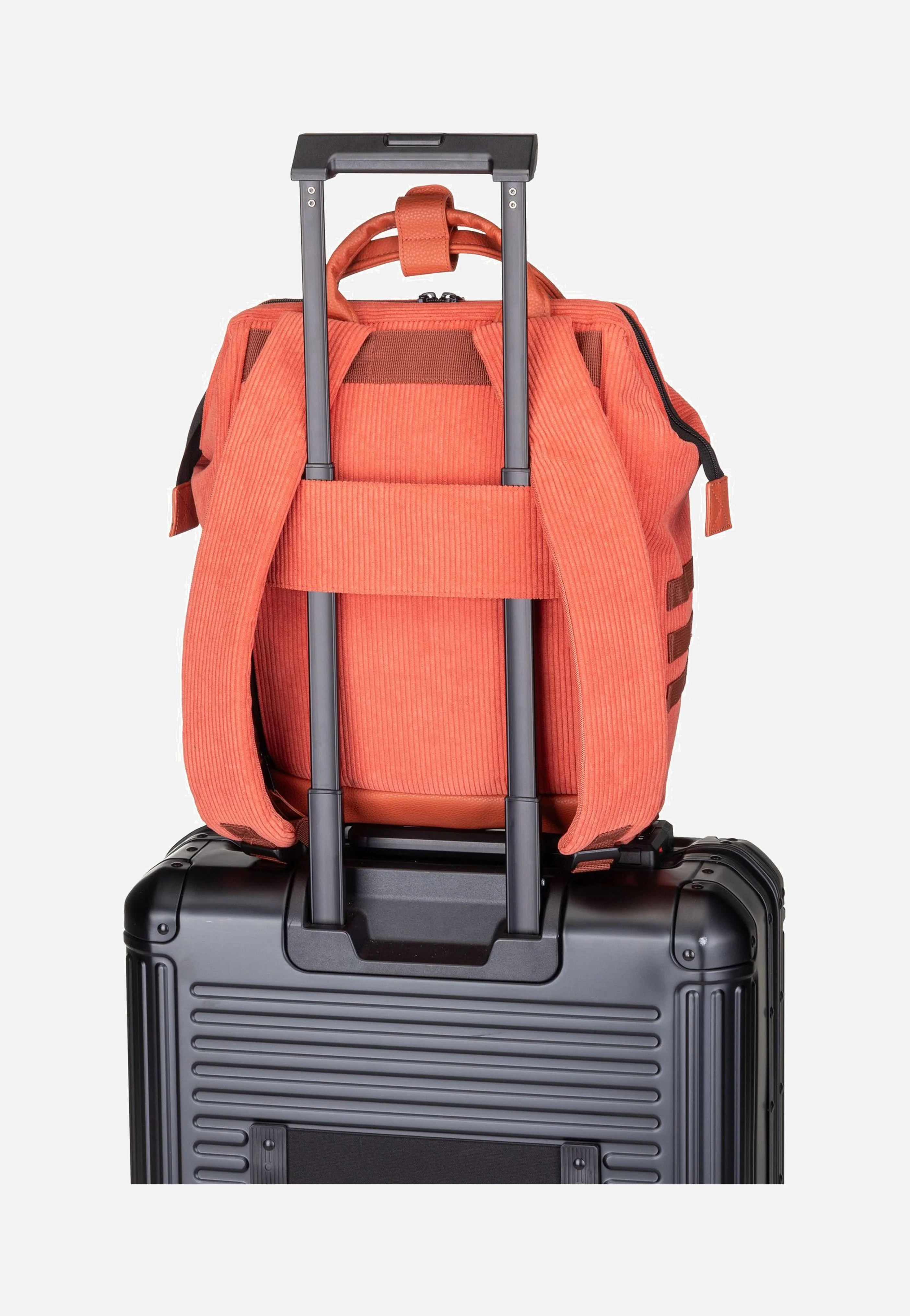Adventurer Recycled Velvet Medium Newcastle - Rucksack - Image 7