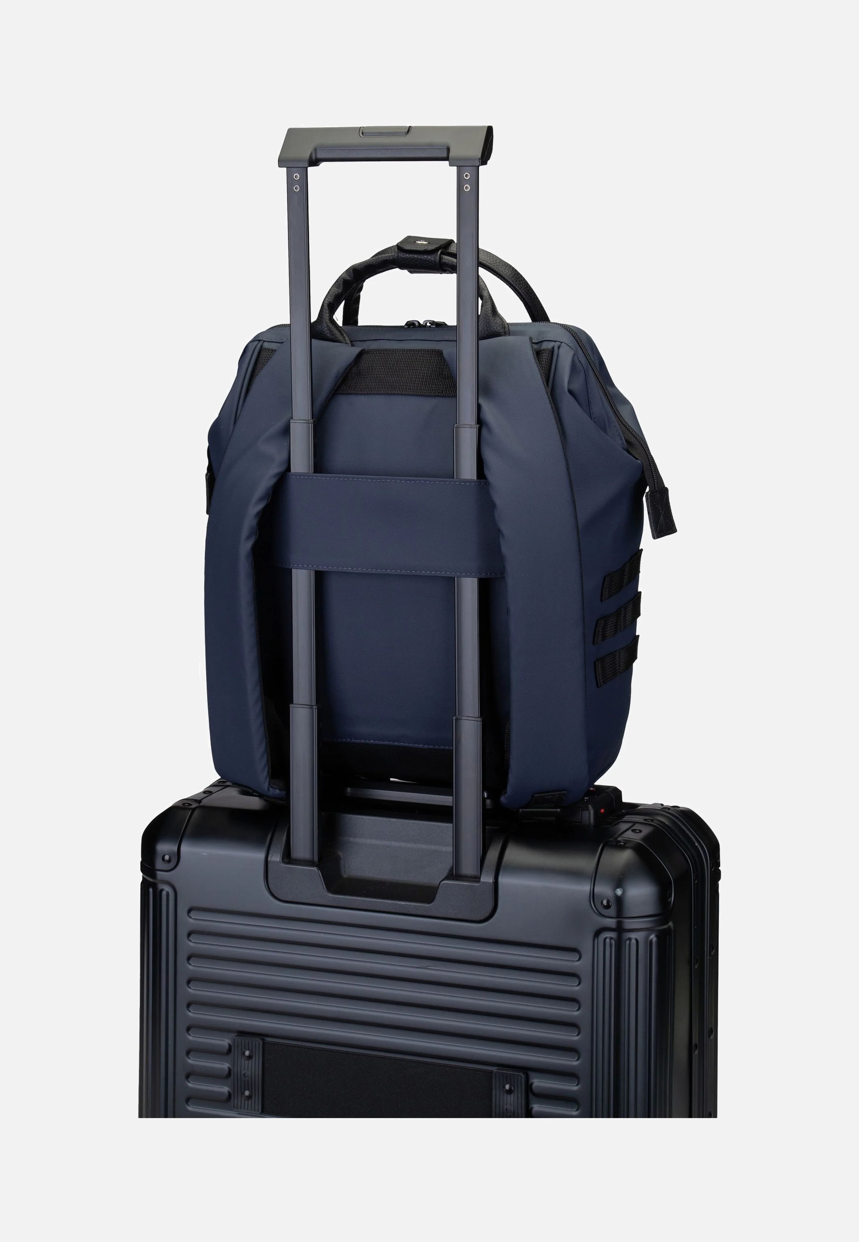 Adventurer Recycled Waterproof Medium Pau - Rucksack - Image 6