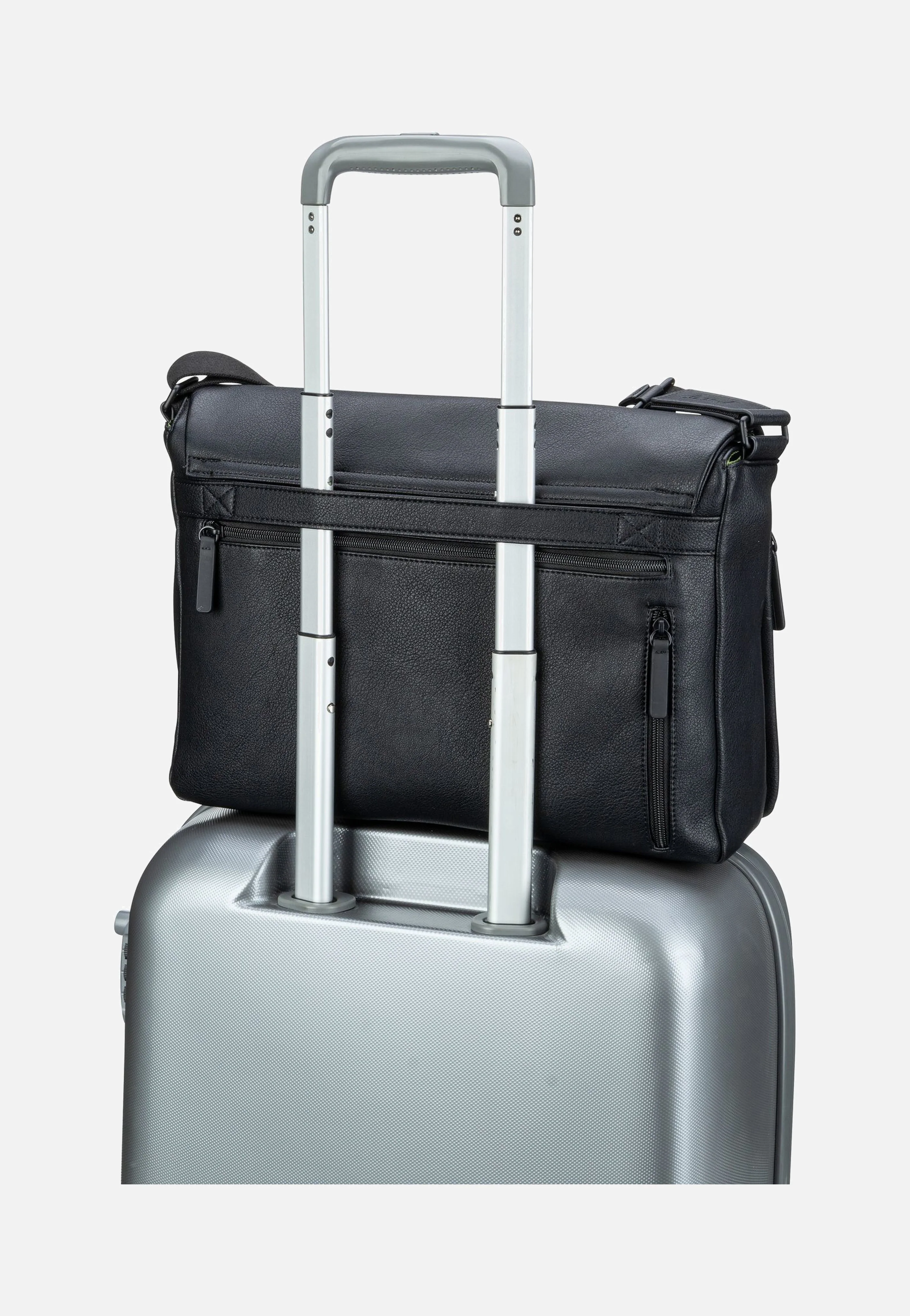 Riga Flap L Black - Messenger Bag - Image 6