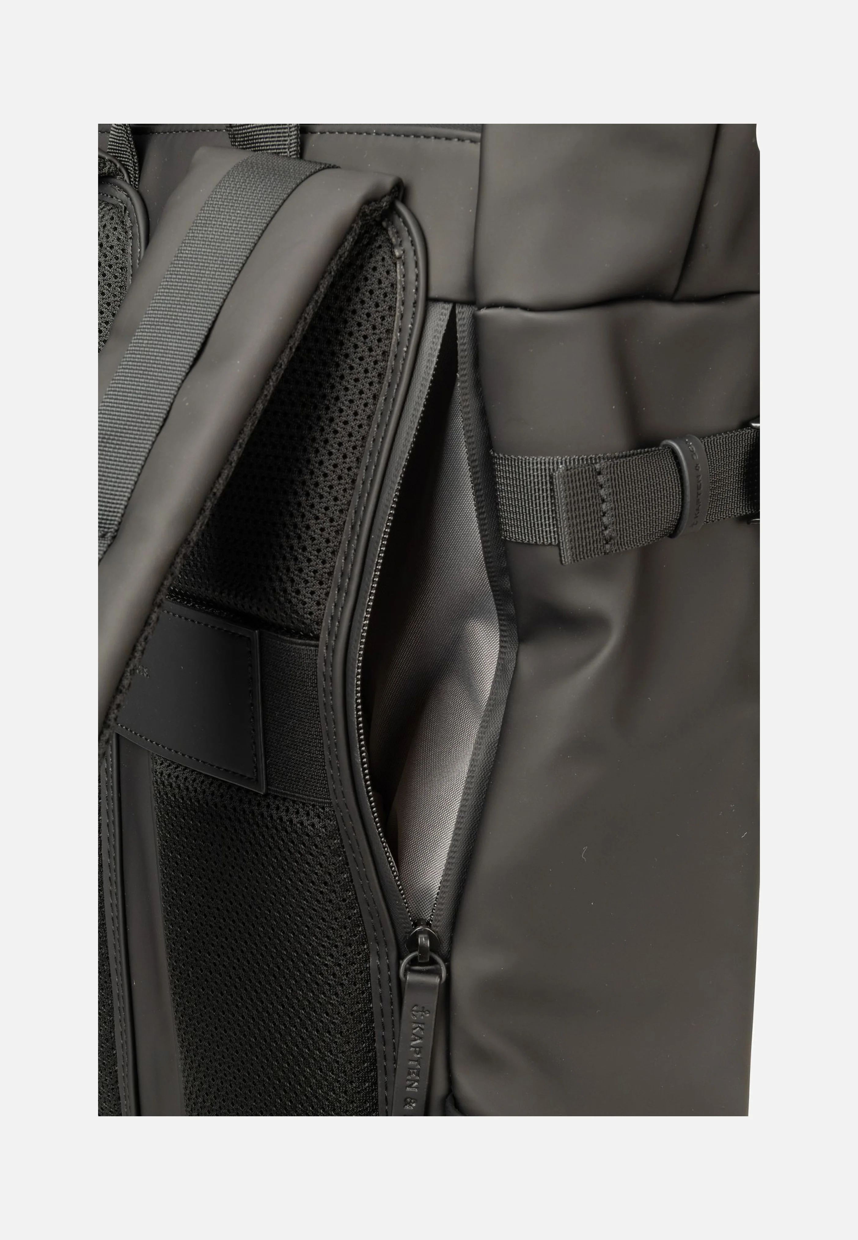Helsinki All Black - Rucksack - Image 7