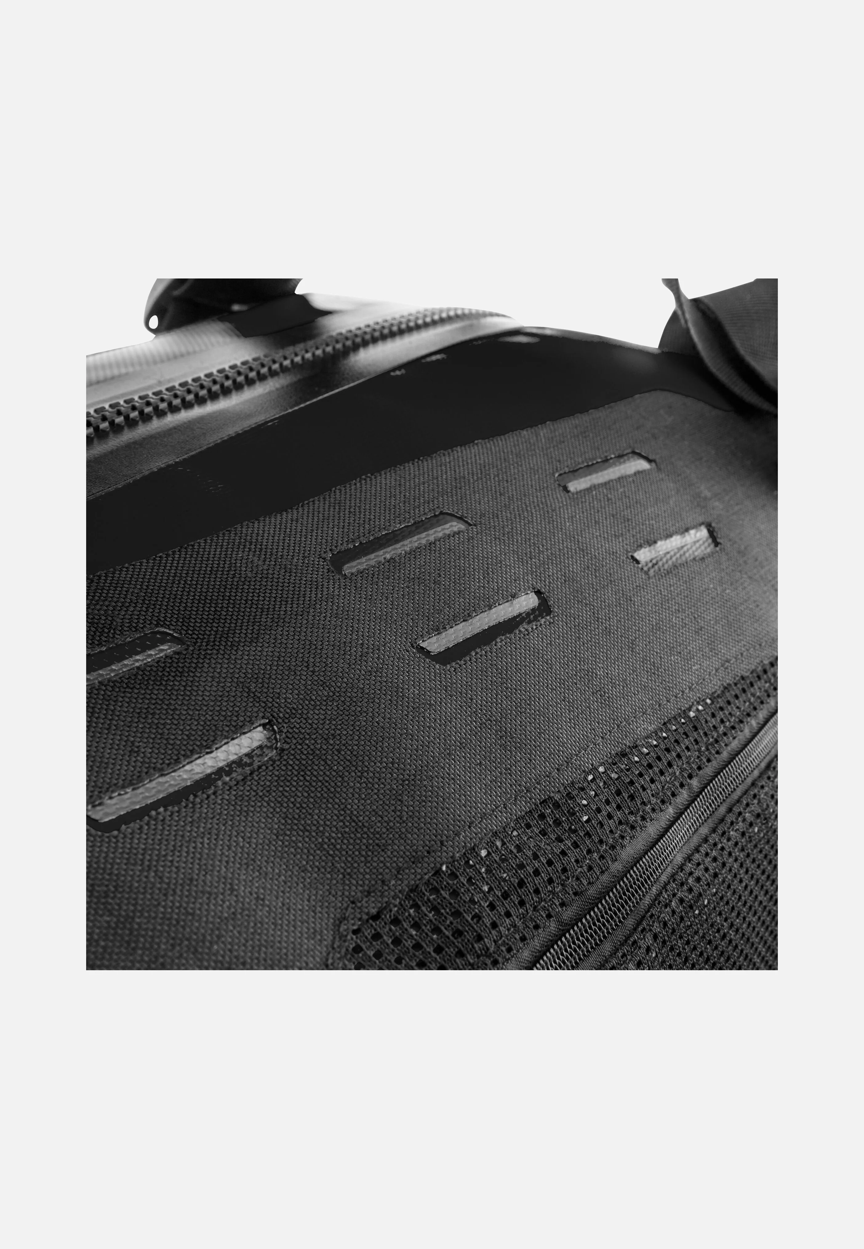 Duffle 40L Schwarz - Duffle Bags - Image 6