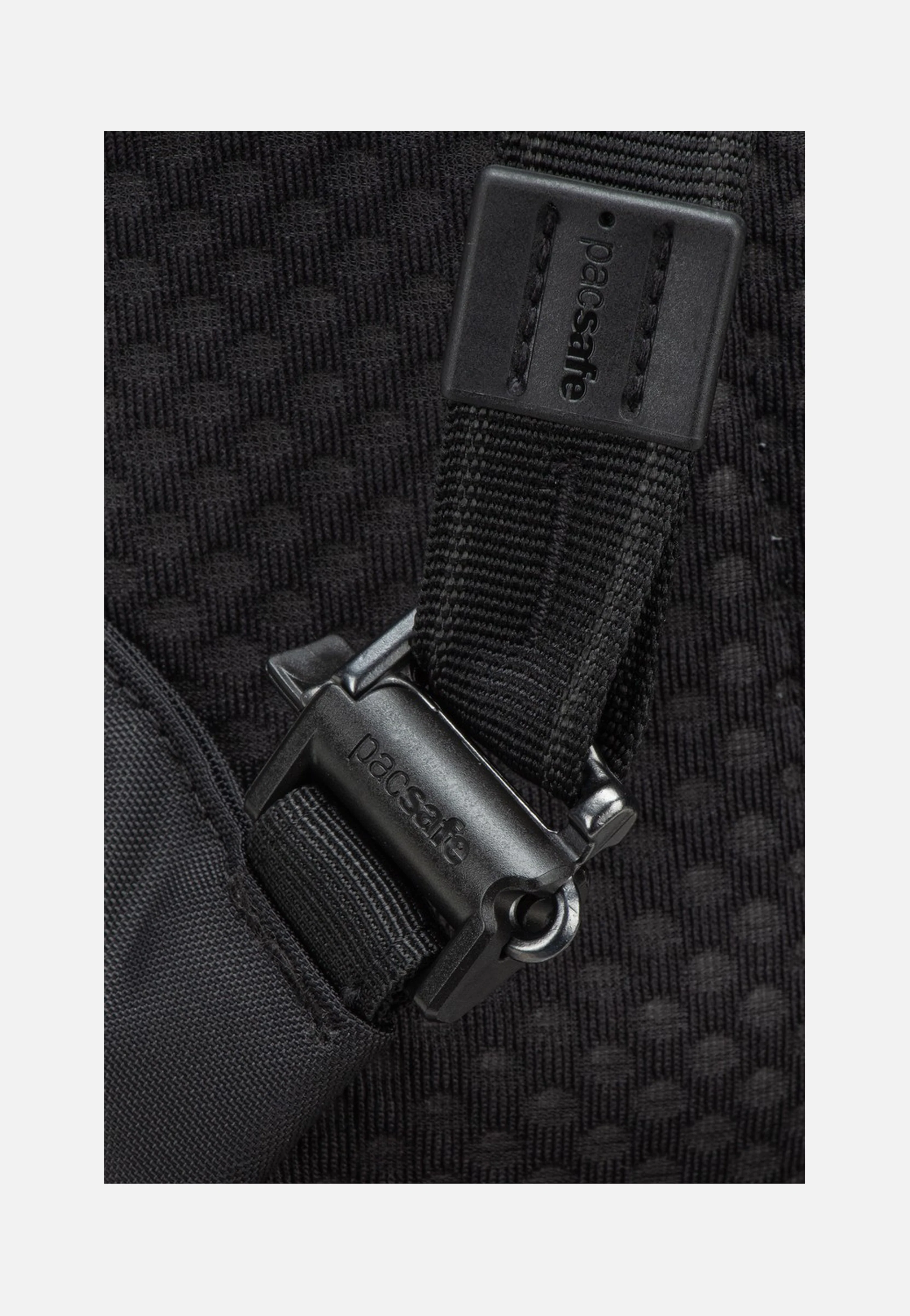 V12L Tech Black - Rucksack - Image 6