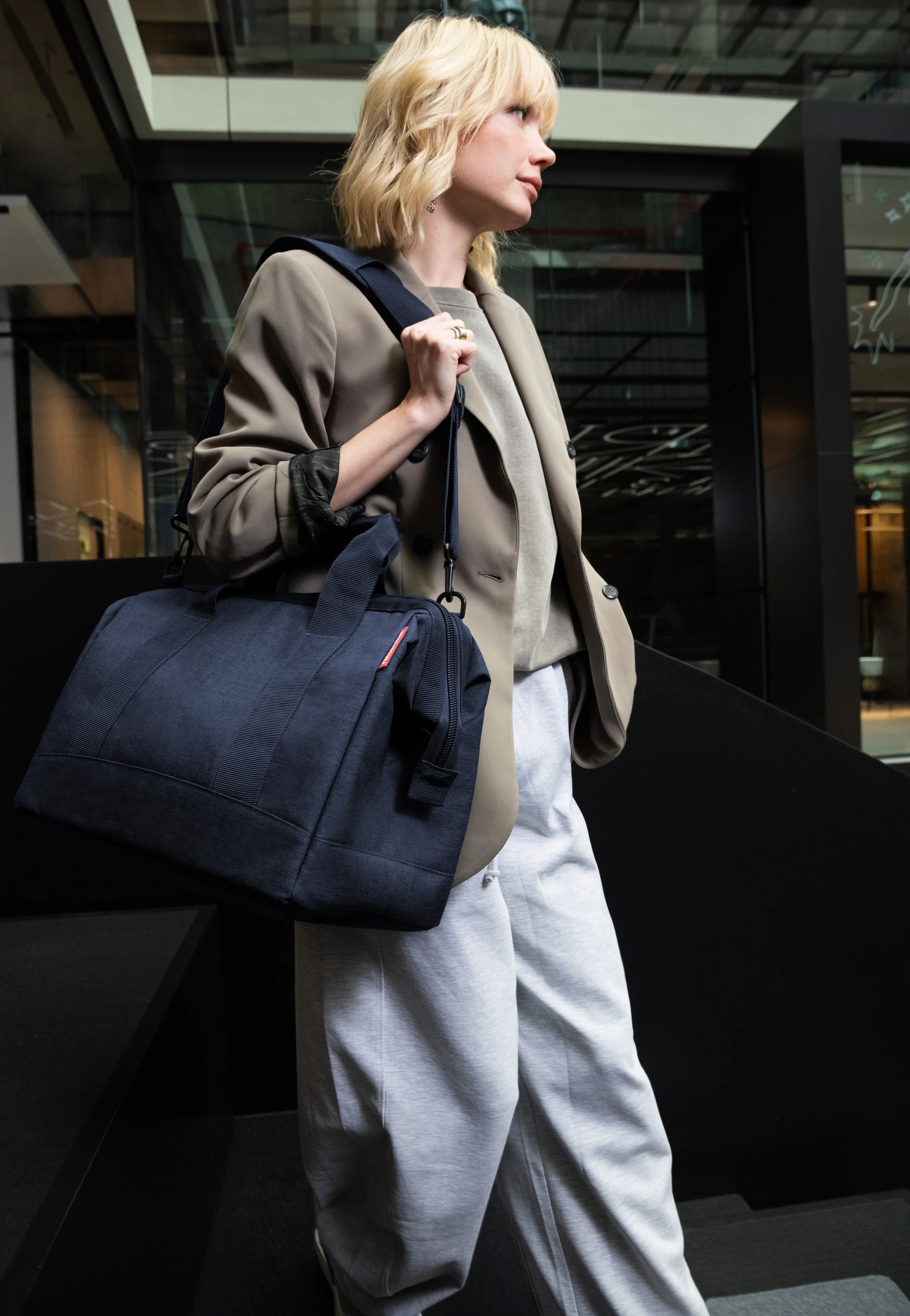 Allrounder M Twist Navy - Dufflebag - Image 4