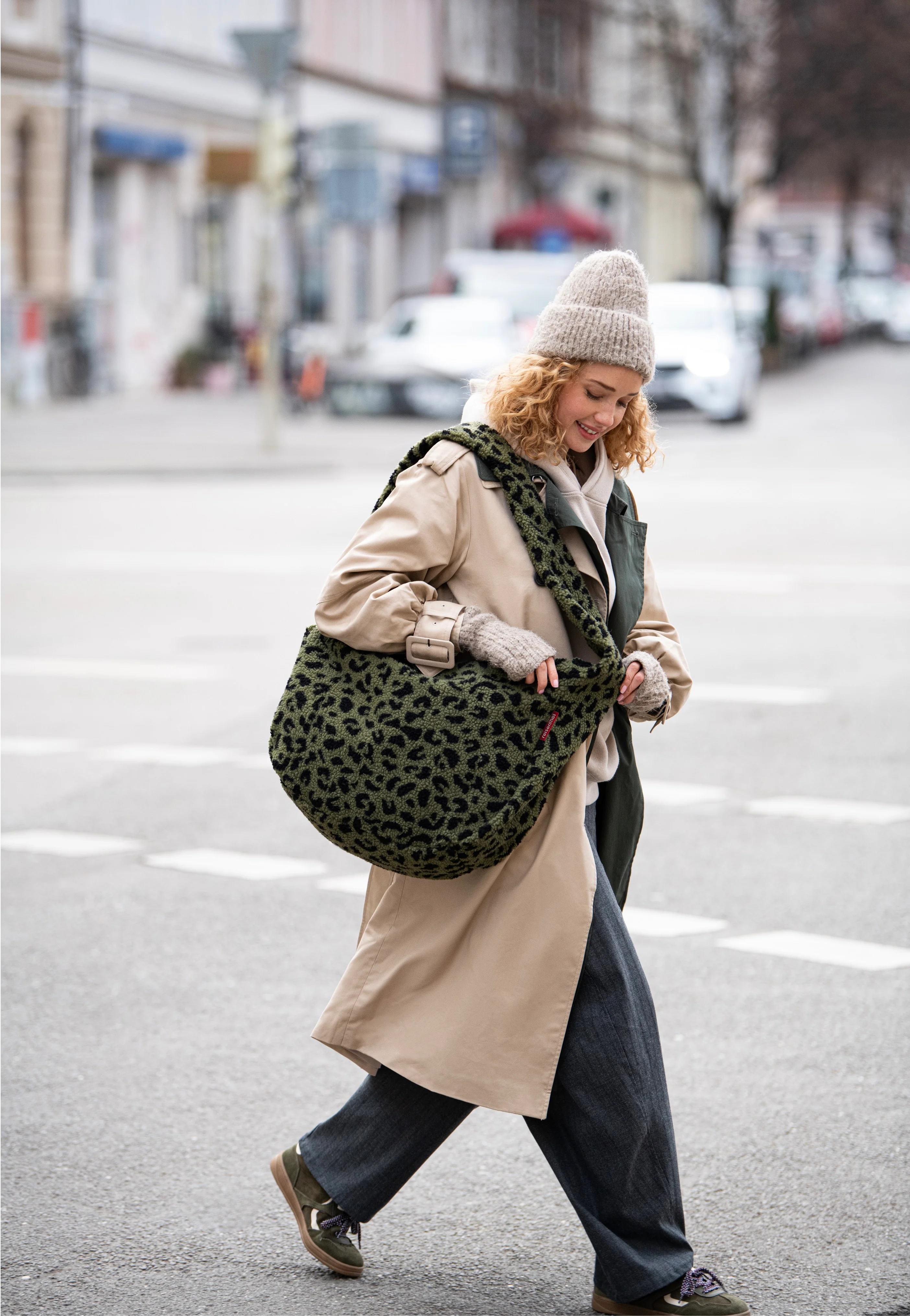 Moonbag Teddy Leo Olive - Hobo Bag - Image 9