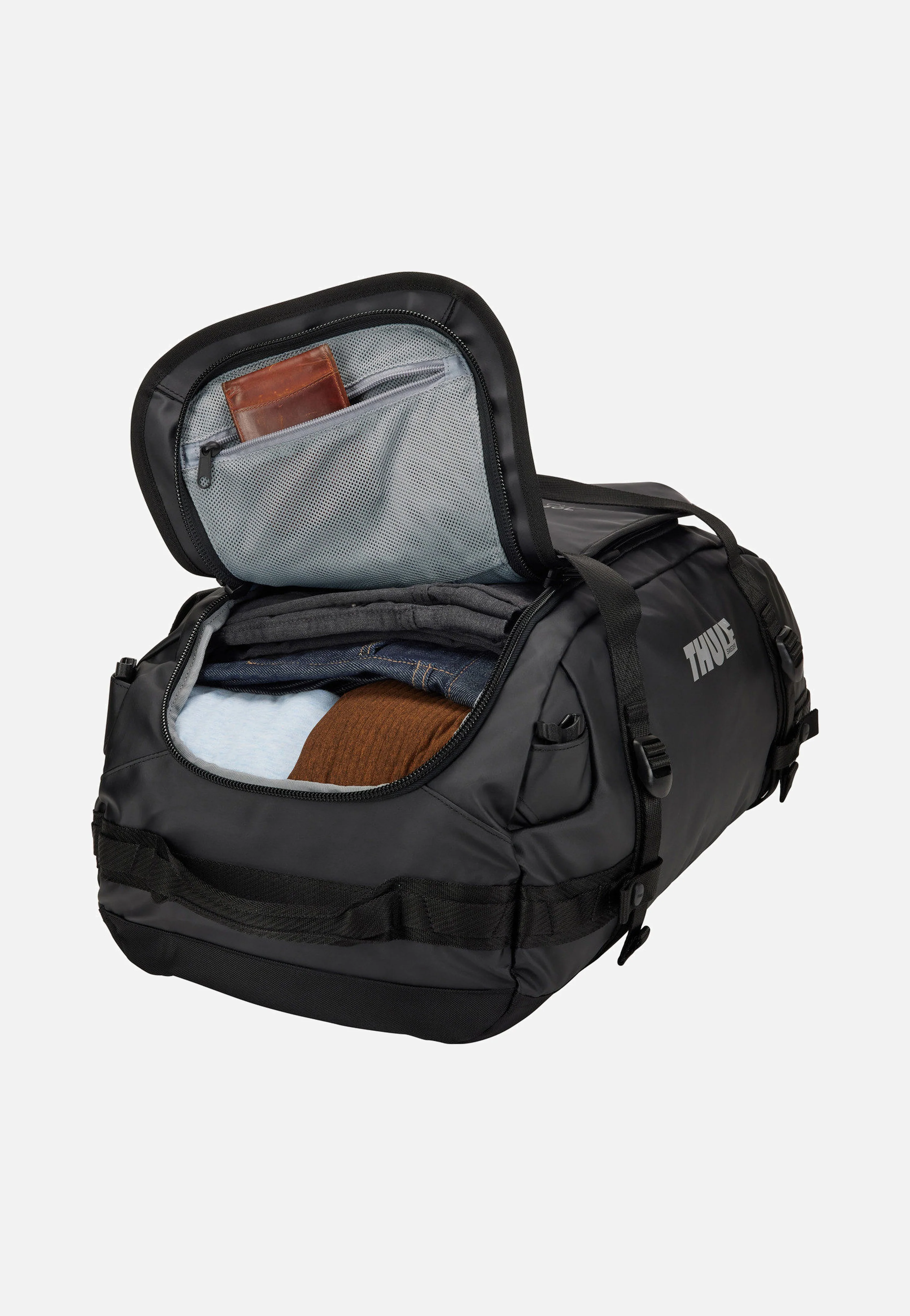 Chasm 40L Black - Dufflebag - Image 4