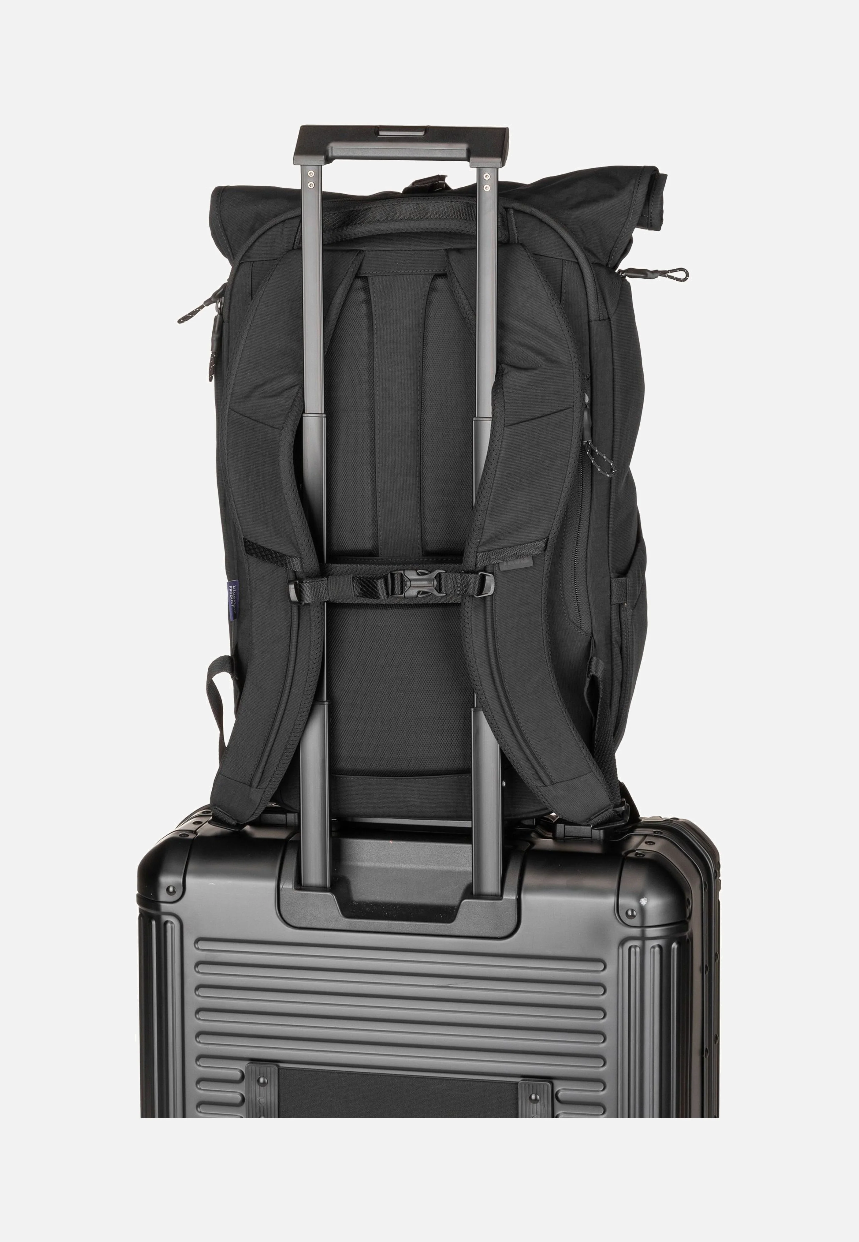 Paramount 3 24L Black - Rolltop Rucksack - Image 5