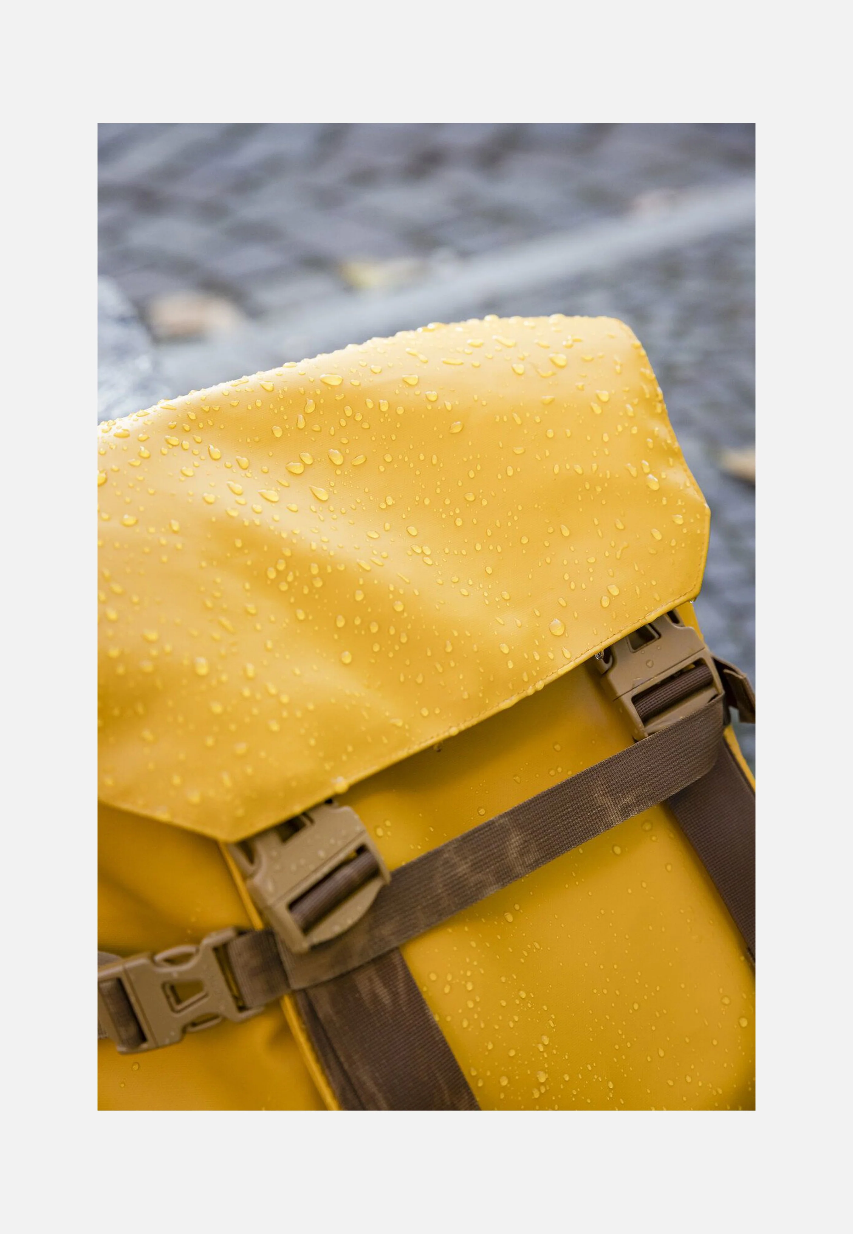 Mineo Daypack 30 Burnt Yellow - Rolltop Rucksack - Image 10